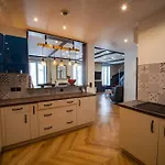 Apartament Mega Jeanne D'arc Billard Baby Foot En Option Escape Game Insolites