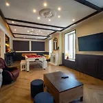 Mega Jeanne D'arc Billard Baby Foot En Option Escape Game Insolites *