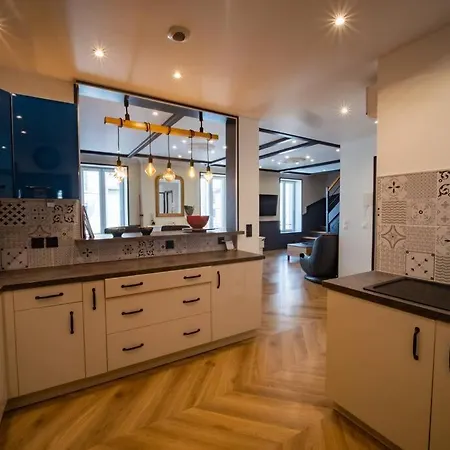 Apartment Mega Jeanne D'arc Billard Baby Foot Insolites