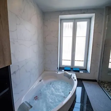 Méga Jeanne D'arc Billard Baby Foot En Option Escape Game Insolites Appartement