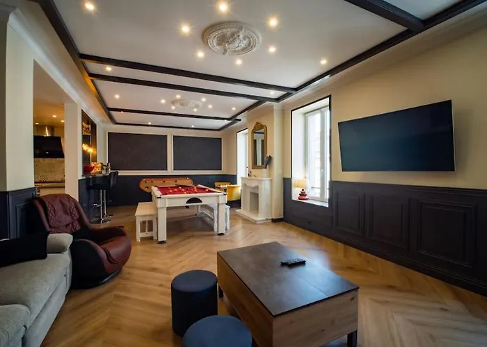 Mega Jeanne D'arc Billard Baby Foot En Option Escape Game Insolites *