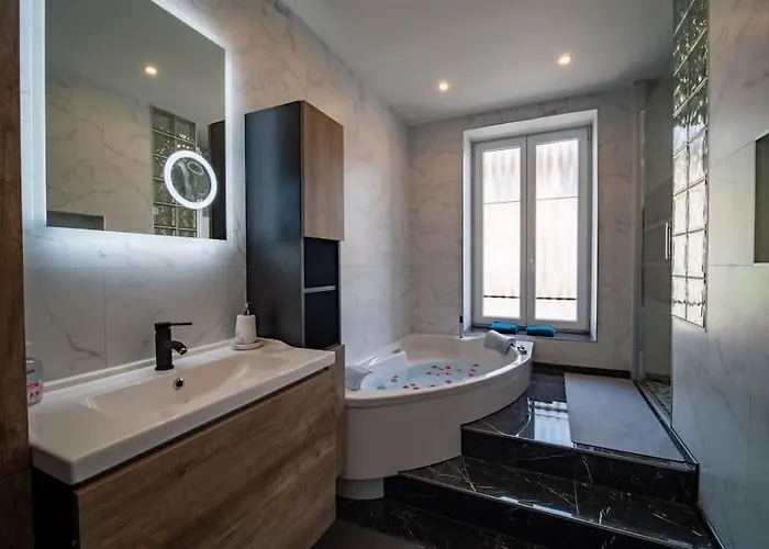 Mega Jeanne D'arc Billard Baby Foot En Option Escape Game Insolites